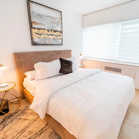 5b Townhouse In Puente Hills Apartment