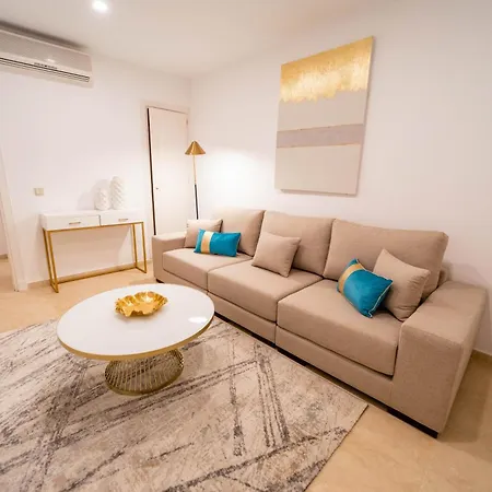 5b Townhouse In Puente Hills Marbella
