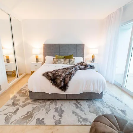 Apartment 5b Townhouse In Puente Hills Marbella