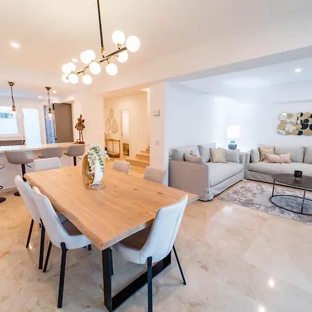 Apartment 5b Townhouse In Puente Hills Marbella